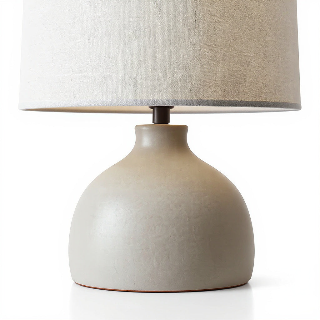 Close-up detail of the matte glaze finish on the ceramic base 4
